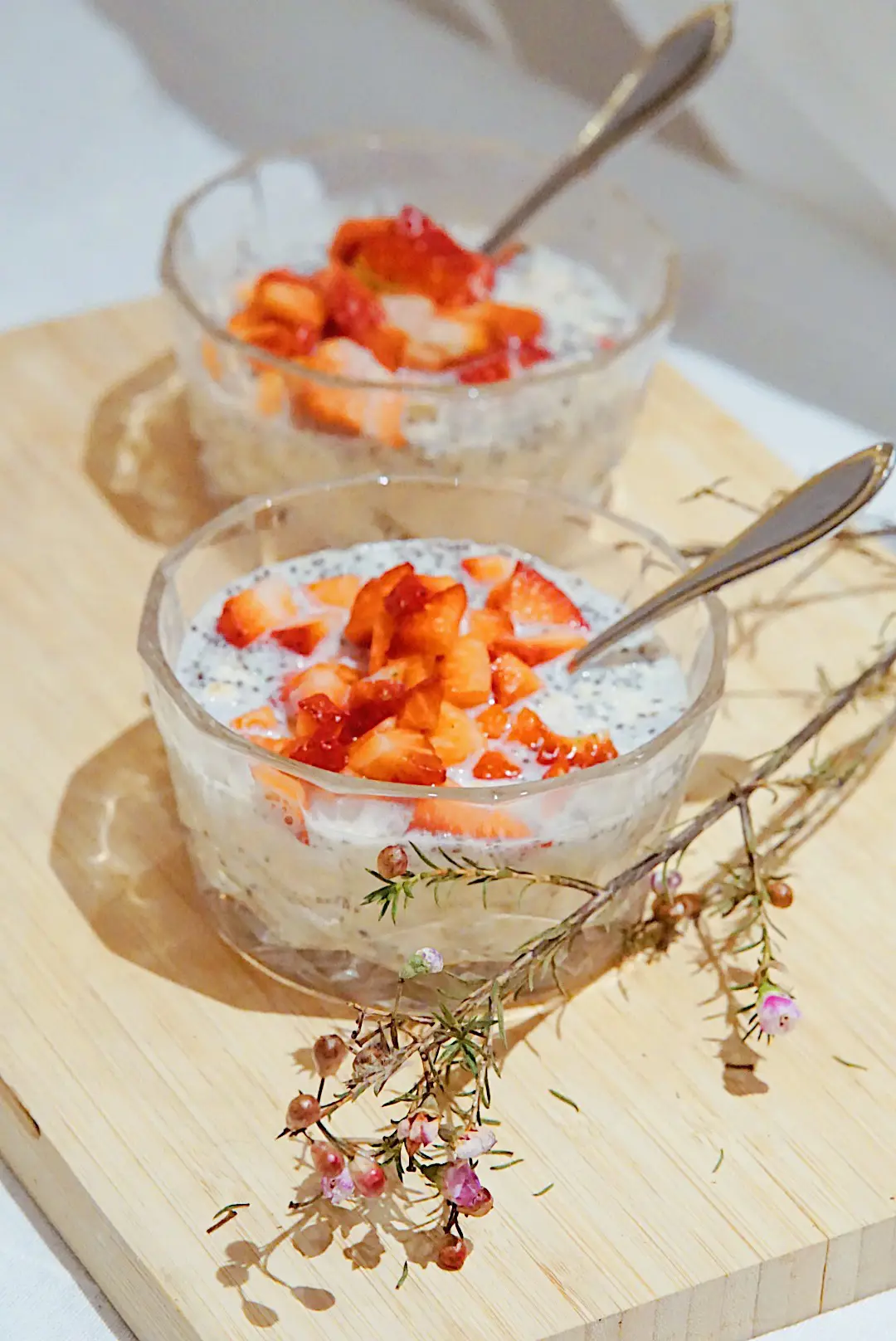 Over night oats med chiafrön och smak av jordgubbar